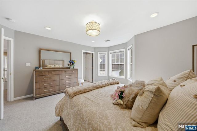 22 Falling Waters, Oakland, NJ 07436