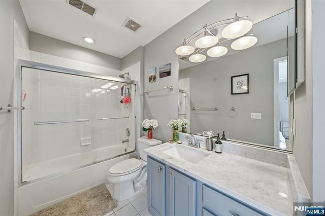 22 Falling Waters, Oakland, NJ 07436