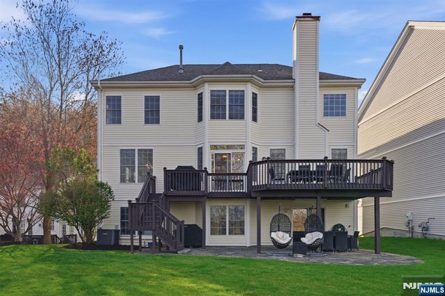 22 Falling Waters, Oakland, NJ 07436