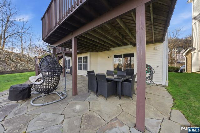 22 Falling Waters, Oakland, NJ 07436
