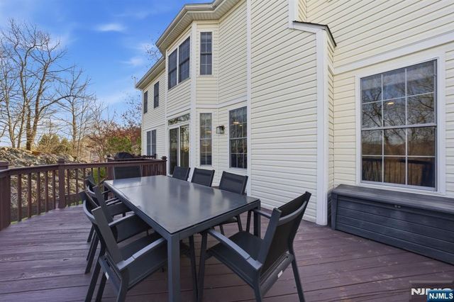 22 Falling Waters, Oakland, NJ 07436