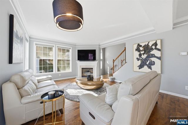 22 Falling Waters, Oakland, NJ 07436