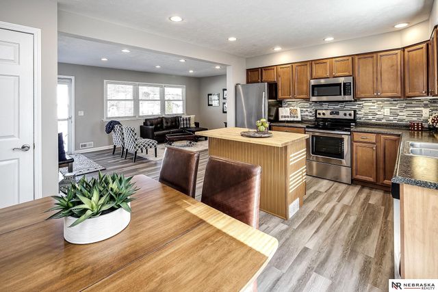 9457 Miami Street, Omaha, NE 68134