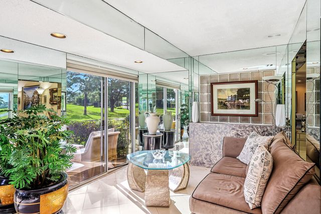 6974 Fountains Circle, Lake Worth, FL 33467