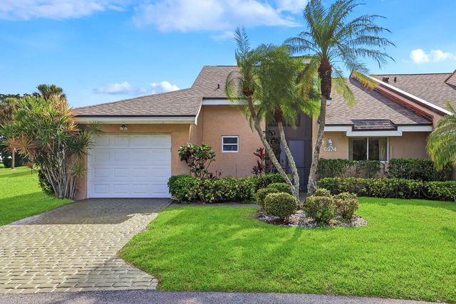 6974 Fountains Circle, Lake Worth, FL 33467