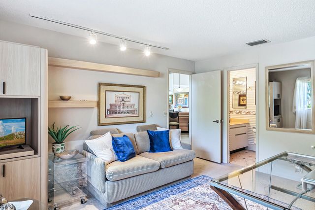 6974 Fountains Circle, Lake Worth, FL 33467