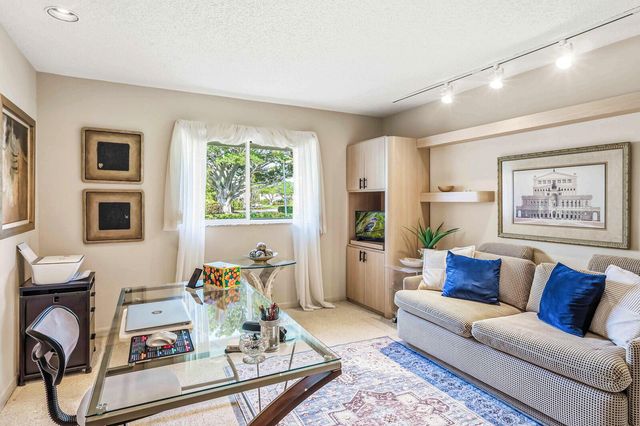 6974 Fountains Circle, Lake Worth, FL 33467