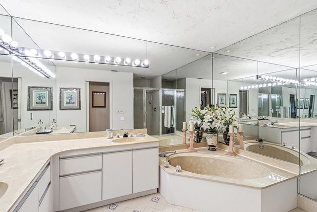 6974 Fountains Circle, Lake Worth, FL 33467