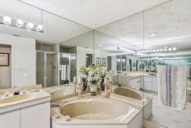 6974 Fountains Circle, Lake Worth, FL 33467