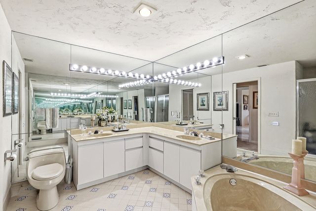 6974 Fountains Circle, Lake Worth, FL 33467