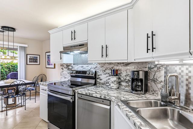 6974 Fountains Circle, Lake Worth, FL 33467