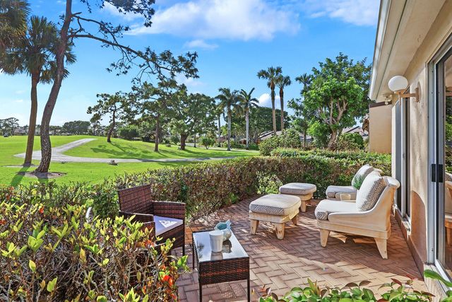 6974 Fountains Circle, Lake Worth, FL 33467