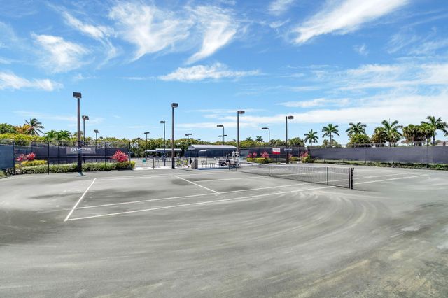 6974 Fountains Circle, Lake Worth, FL 33467