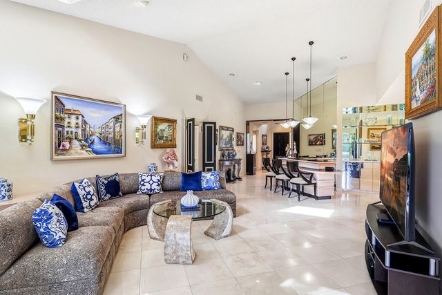 6974 Fountains Circle, Lake Worth, FL 33467