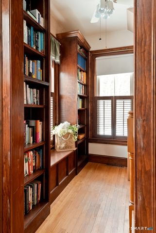 1542 Main Street, Glastonbury, CT 06033