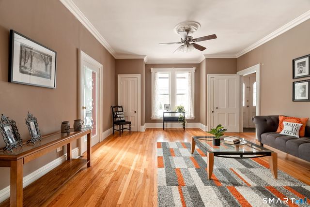 1542 Main Street, Glastonbury, CT 06033