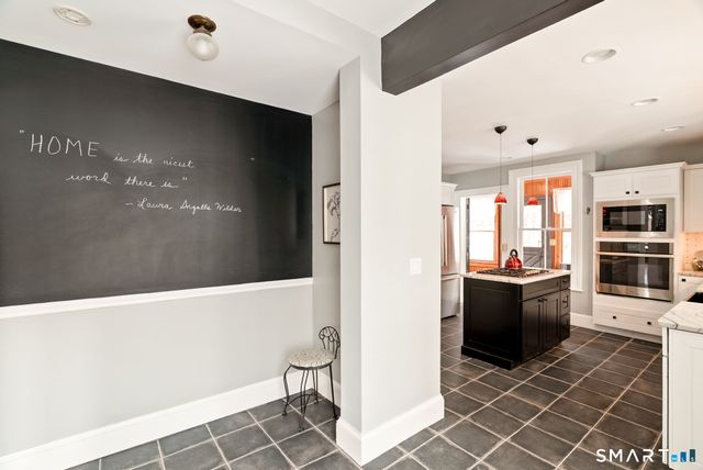 1542 Main Street, Glastonbury, CT 06033