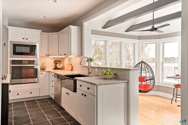 1542 Main Street, Glastonbury, CT 06033