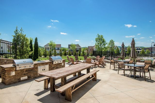 415 Dewar Dr, Franklin, TN 37064
