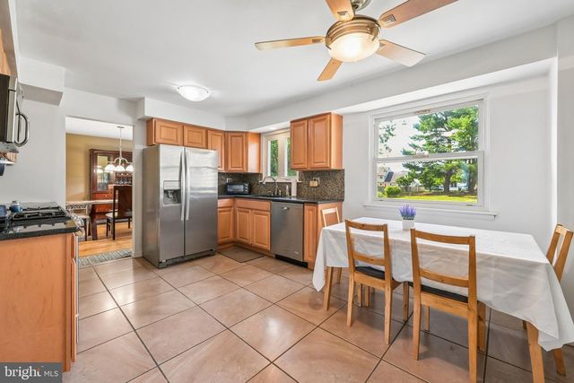 14 SCHOOL HOUSE LN, Blackwood, NJ 08012