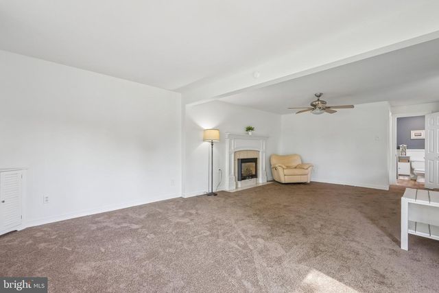 14 SCHOOL HOUSE LN, Blackwood, NJ 08012