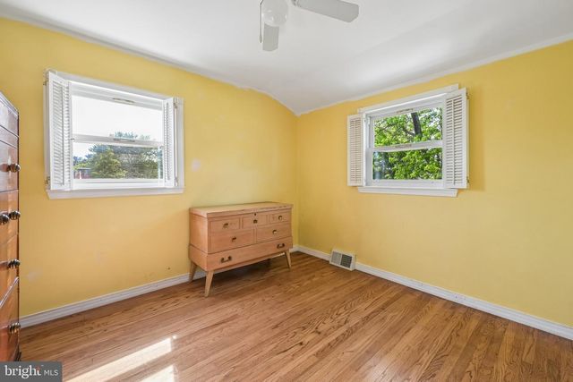14 SCHOOL HOUSE LN, Blackwood, NJ 08012