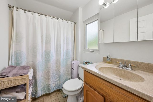 14 SCHOOL HOUSE LN, Blackwood, NJ 08012