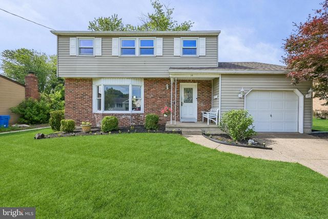 14 SCHOOL HOUSE LN, Blackwood, NJ 08012