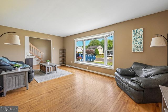 14 SCHOOL HOUSE LN, Blackwood, NJ 08012