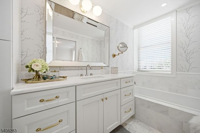 2301 Rio Vista Dr, Mahwah Twp., NJ 07430