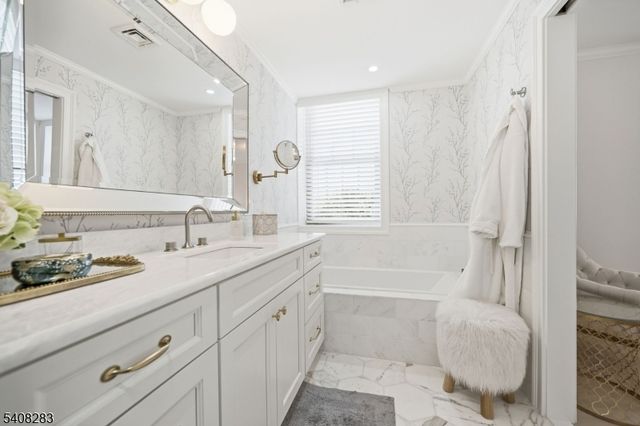 2301 Rio Vista Dr, Mahwah Twp., NJ 07430