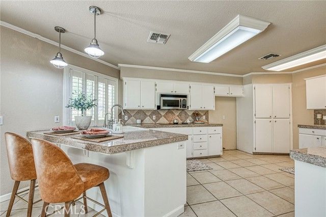 12235 Willow Avenue, Clovis, CA 93619