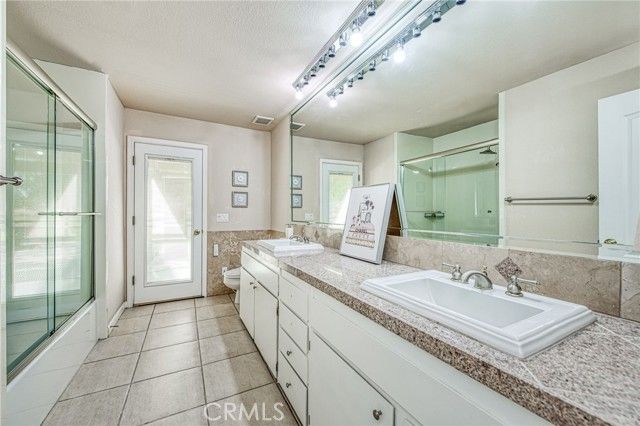 12235 Willow Avenue, Clovis, CA 93619