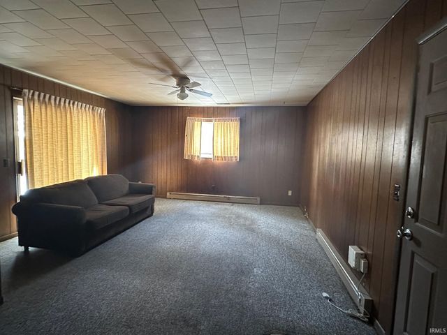 6030 Oakmont Road, Fort Wayne, IN 46816