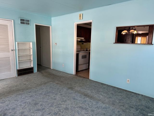 6030 Oakmont Road, Fort Wayne, IN 46816