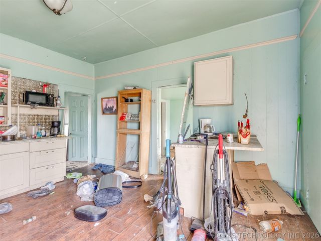 225 N Delaware Avenue, Coweta, OK 74429