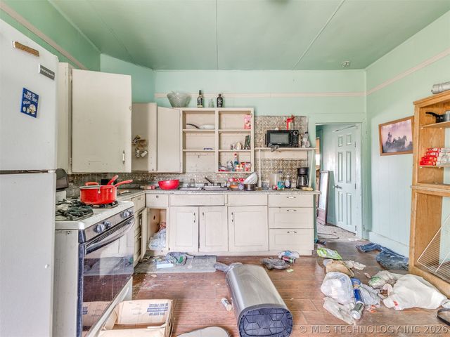 225 N Delaware Avenue, Coweta, OK 74429