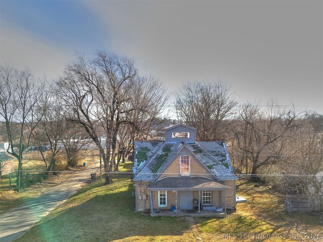 225 N Delaware Avenue, Coweta, OK 74429