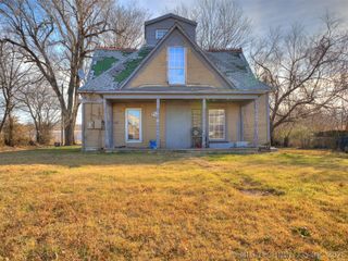 225 N Delaware Avenue, Coweta, OK 74429