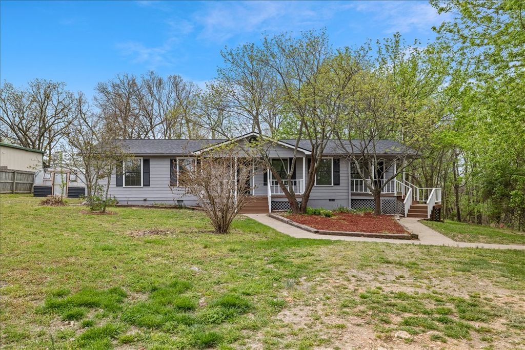 1537 Steele Road, Tontitown, AR 72762