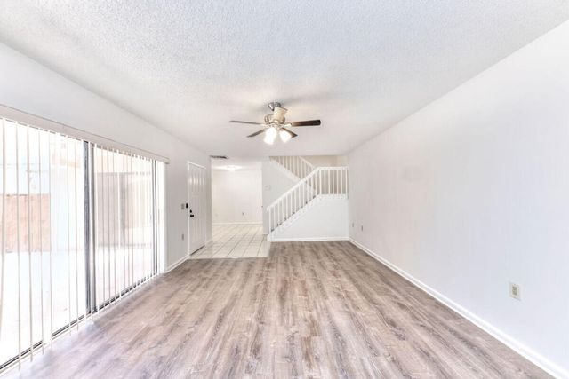 5731 57th Way 42a, West Palm Beach, FL 33409