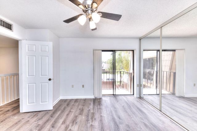 5731 57th Way 42a, West Palm Beach, FL 33409