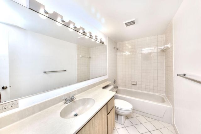 5731 57th Way 42a, West Palm Beach, FL 33409