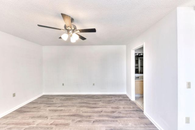 5731 57th Way 42a, West Palm Beach, FL 33409