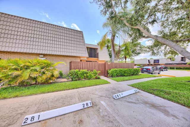 5731 57th Way 42a, West Palm Beach, FL 33409