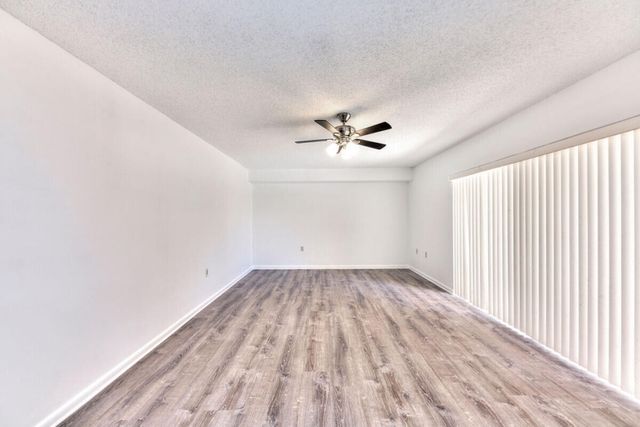 5731 57th Way 42a, West Palm Beach, FL 33409