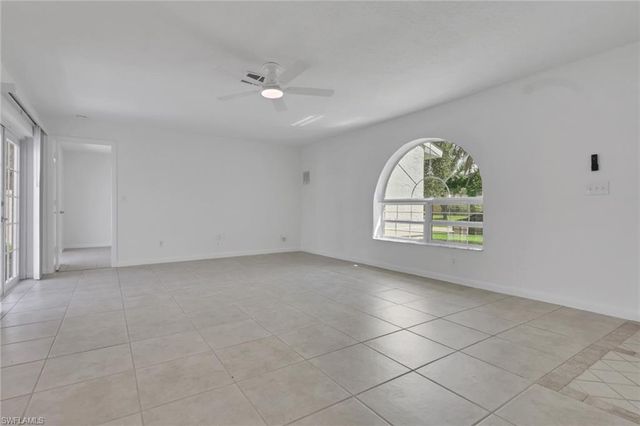 105 SE 44th TER, Cape Coral, FL 33904