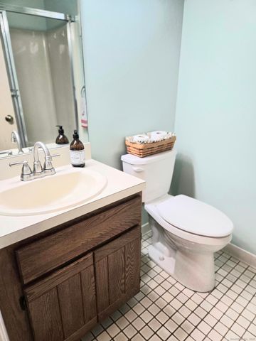 61 Apple Hill 61, Newington, CT 06111