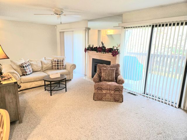 61 Apple Hill 61, Newington, CT 06111