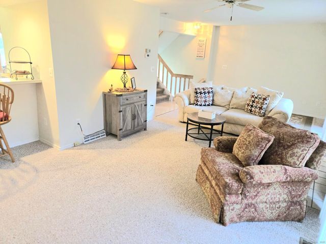 61 Apple Hill 61, Newington, CT 06111